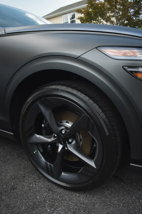 Genesis alloy wheel and tire dressed