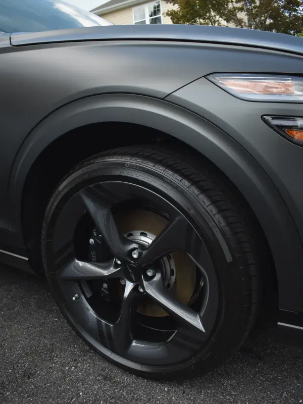 Genesis alloy wheel and tyre dressed